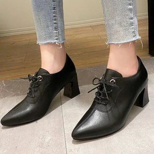 Women's lace-up fashion shoes with pointed toes and thick single shoes